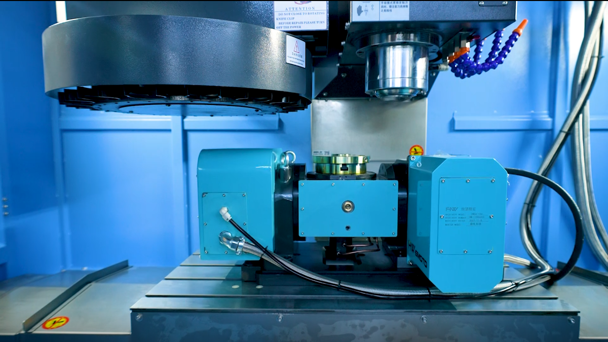 V1160数控加工中心四轴联动试切削